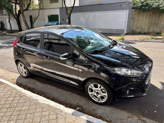 FORD FIESTA 1.6 SE HATCH 16V FLEX 4P POWERSHIFT